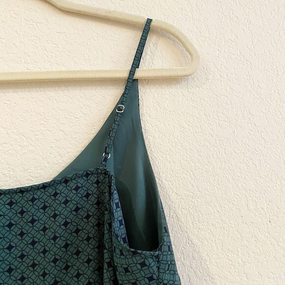 Banana Republic Women's Green Black Geometric Print Poly V-Neck Cami Top - Picture 7 of 8